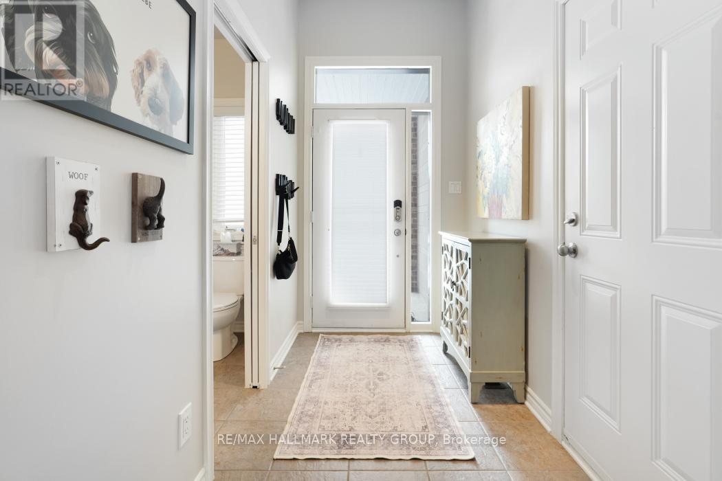 125 Watchhorn Grove, Ottawa, Ontario  K1V 2N3 - Photo 5 - X12971958