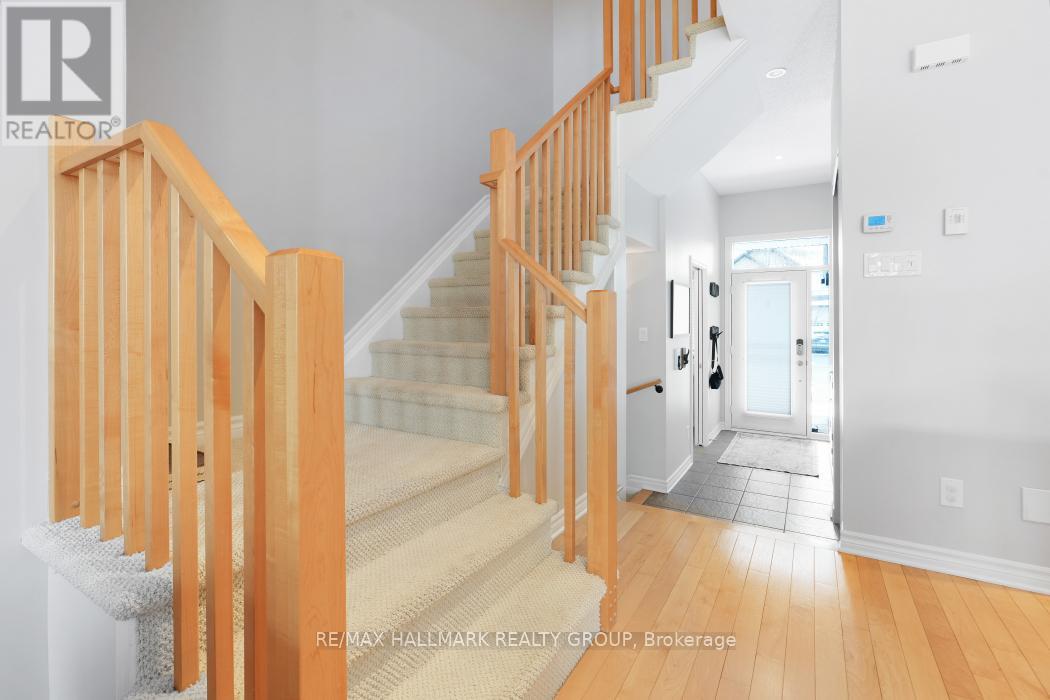 125 Watchhorn Grove, Ottawa, Ontario  K1V 2N3 - Photo 8 - X12971958