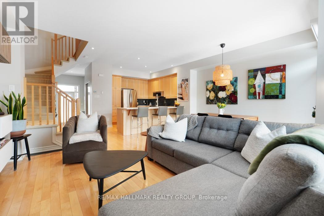 125 Watchhorn Grove, Ottawa, Ontario  K1V 2N3 - Photo 9 - X12971958