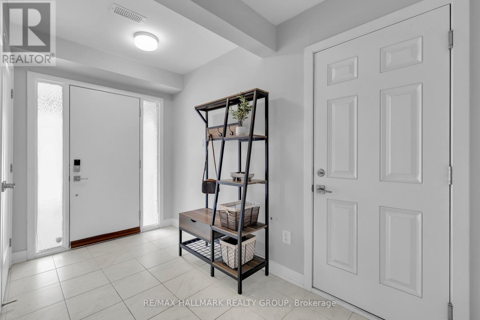 738 Chromite Private, Ottawa, Ontario  K2J 7J2 - Photo 3 - X12972008