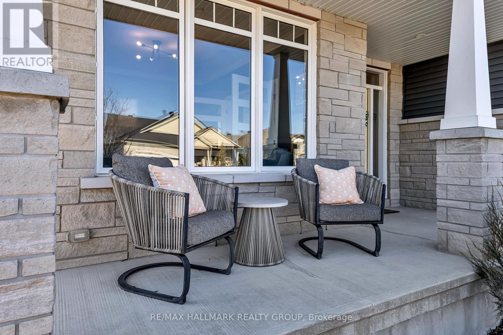 1025 Diamond Street, Clarence-Rockland, Ontario  K4K 1P6 - Photo 3 - X12972106