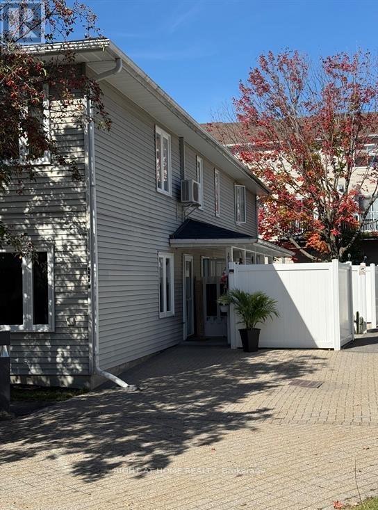 E - 1033 CUMMINGS AVENUE, Ottawa, Ontario