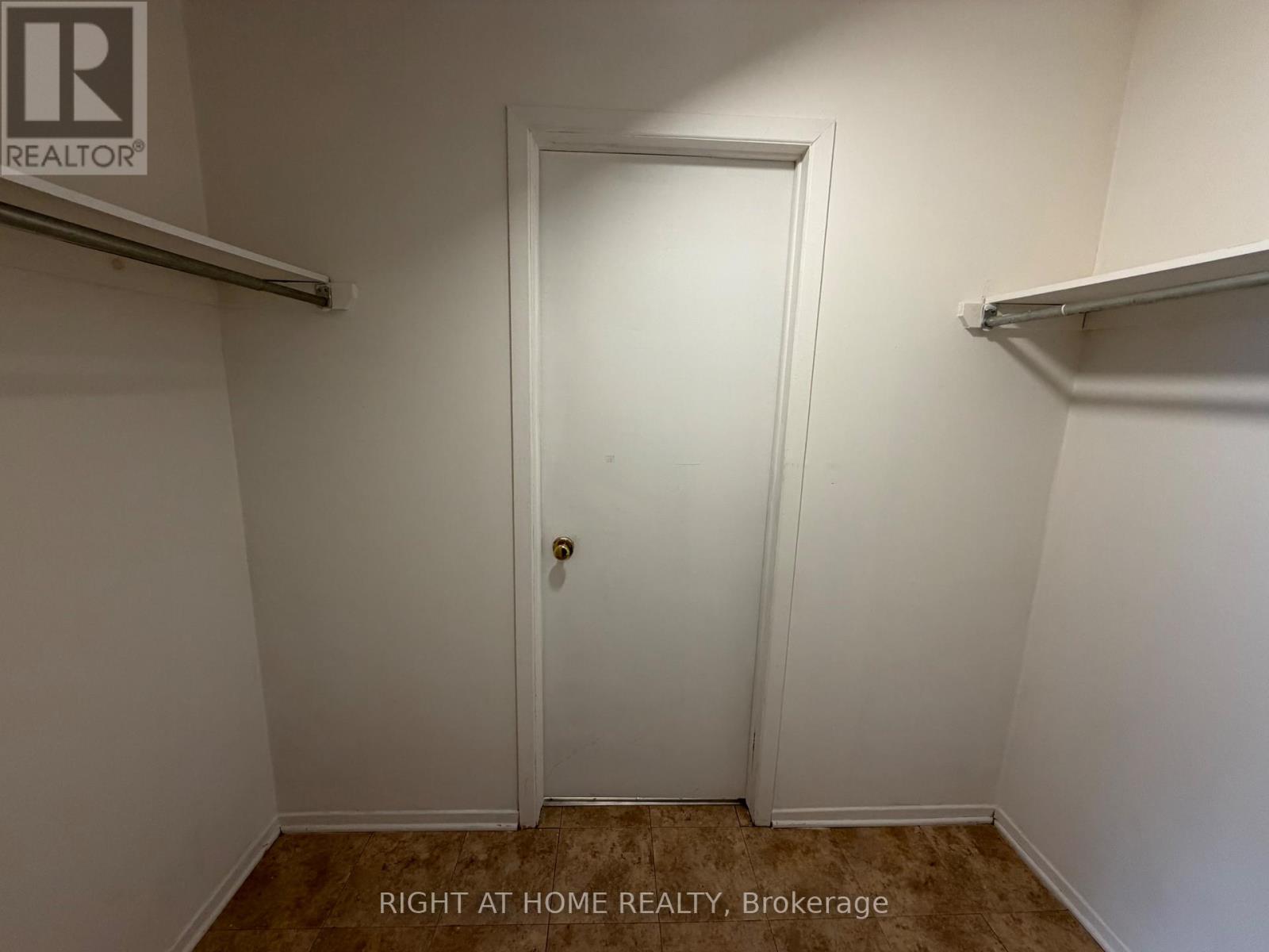 E - 1033 Cummings Avenue, Ottawa, Ontario  K1J 9K6 - Photo 11 - X12972172