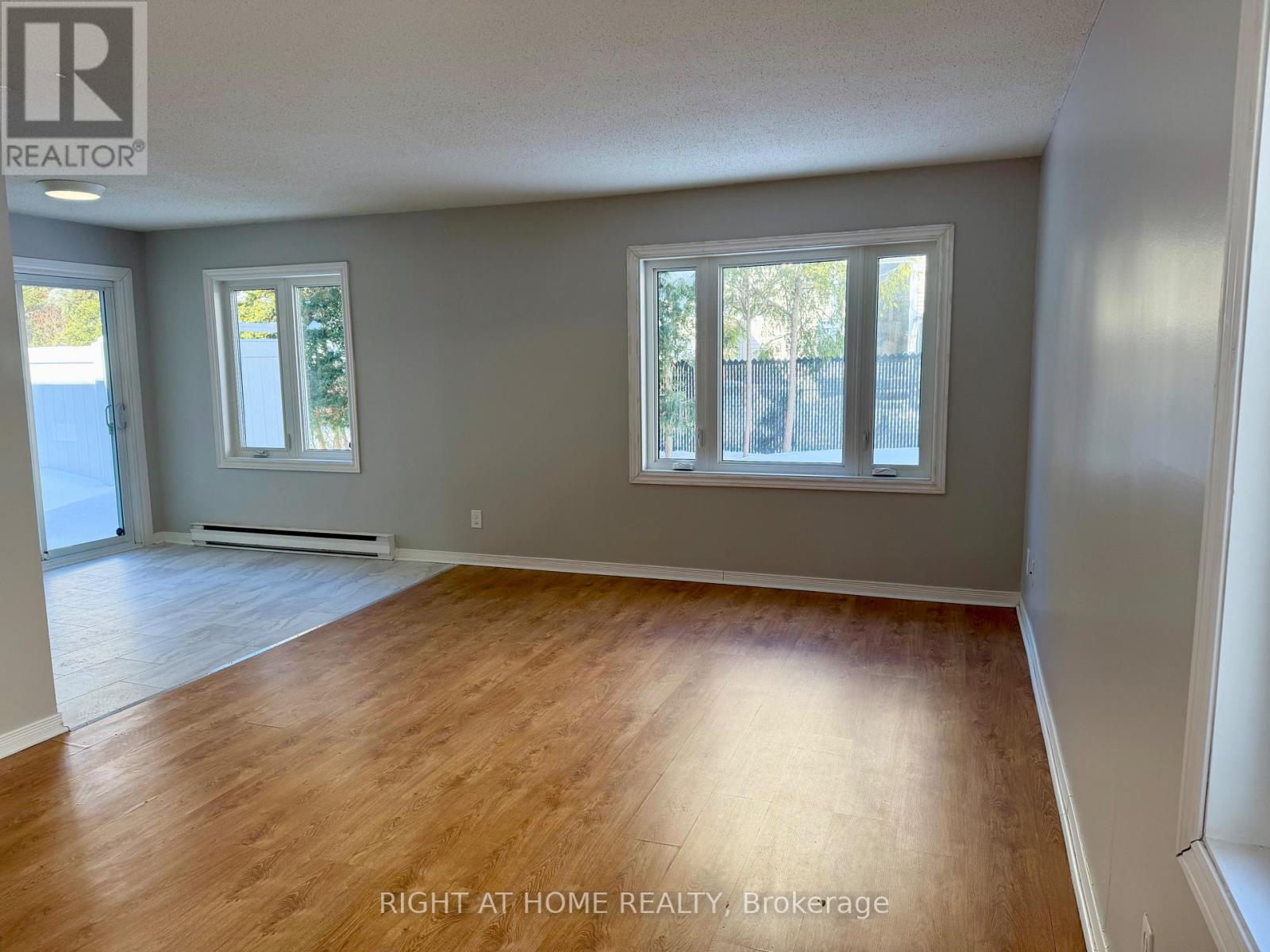 E - 1033 Cummings Avenue, Ottawa, Ontario  K1J 9K6 - Photo 7 - X12972172