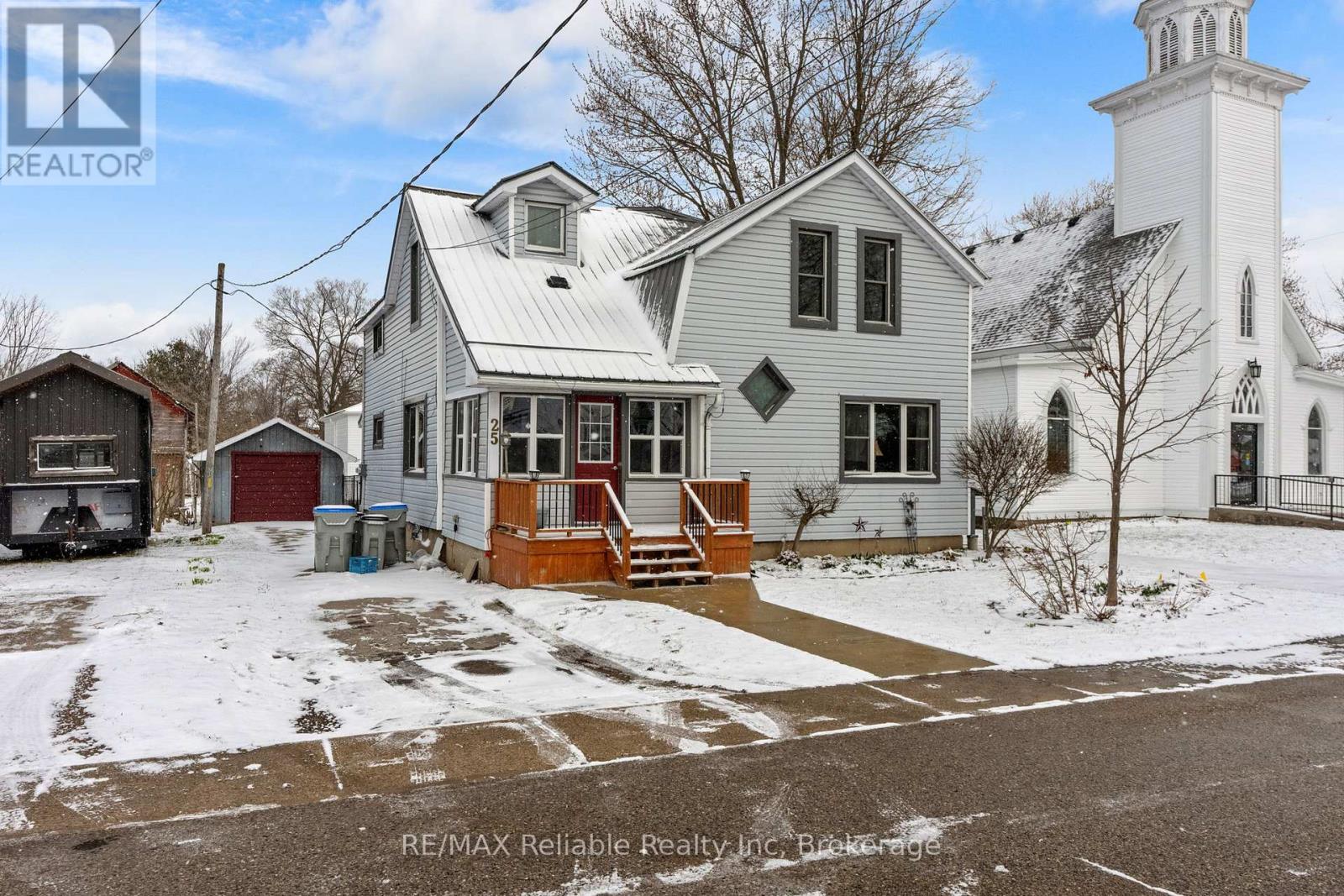 25 Jarvis Street N, Huron East (Seaforth), Ontario  N0K 1W0 - Photo 2 - X12972000