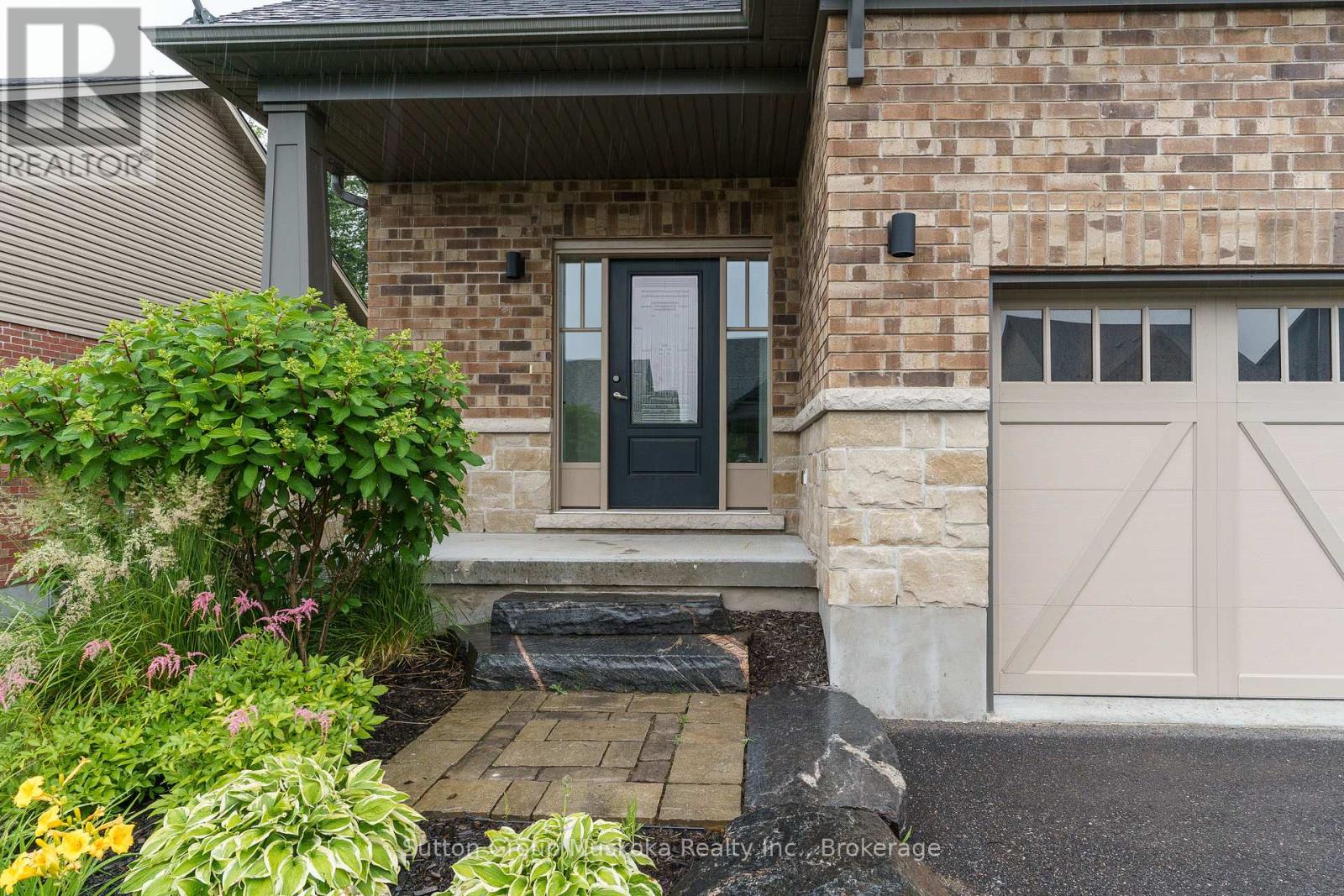 14 Braeside Crescent, Huntsville, Ontario  P1H 0H6 - Photo 2 - X12972048