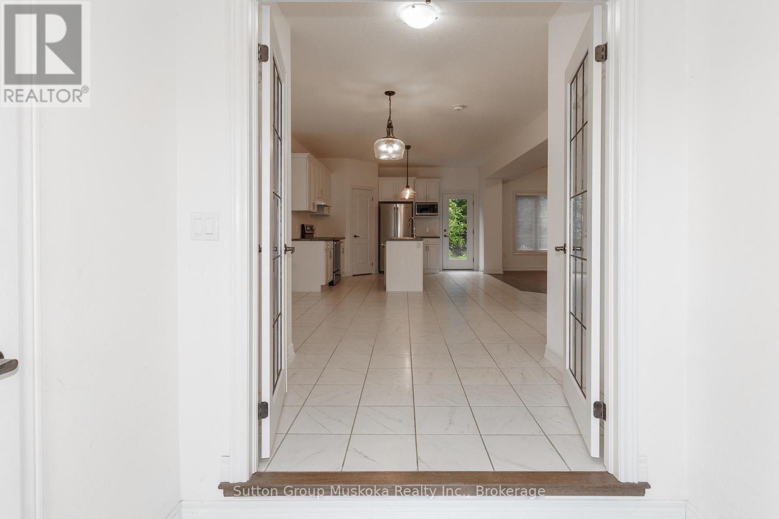 14 Braeside Crescent, Huntsville, Ontario  P1H 0H6 - Photo 3 - X12972048