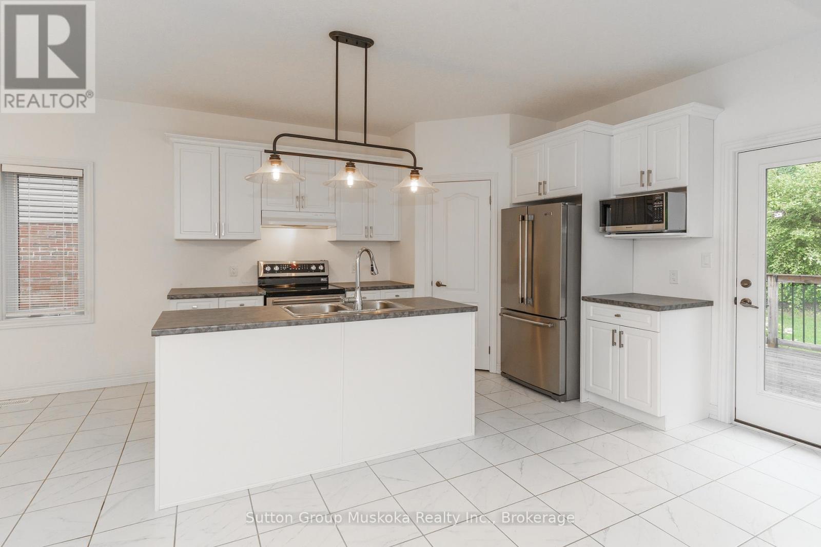 14 Braeside Crescent, Huntsville, Ontario  P1H 0H6 - Photo 9 - X12972048