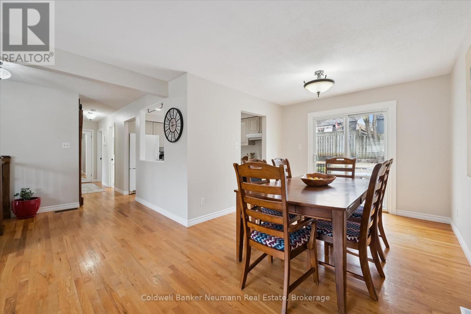 18 Gateway Drive, Guelph (Willow West/sugarbush/west Acres), Ontario  N1H 6W8 - Photo 11 - X12972162