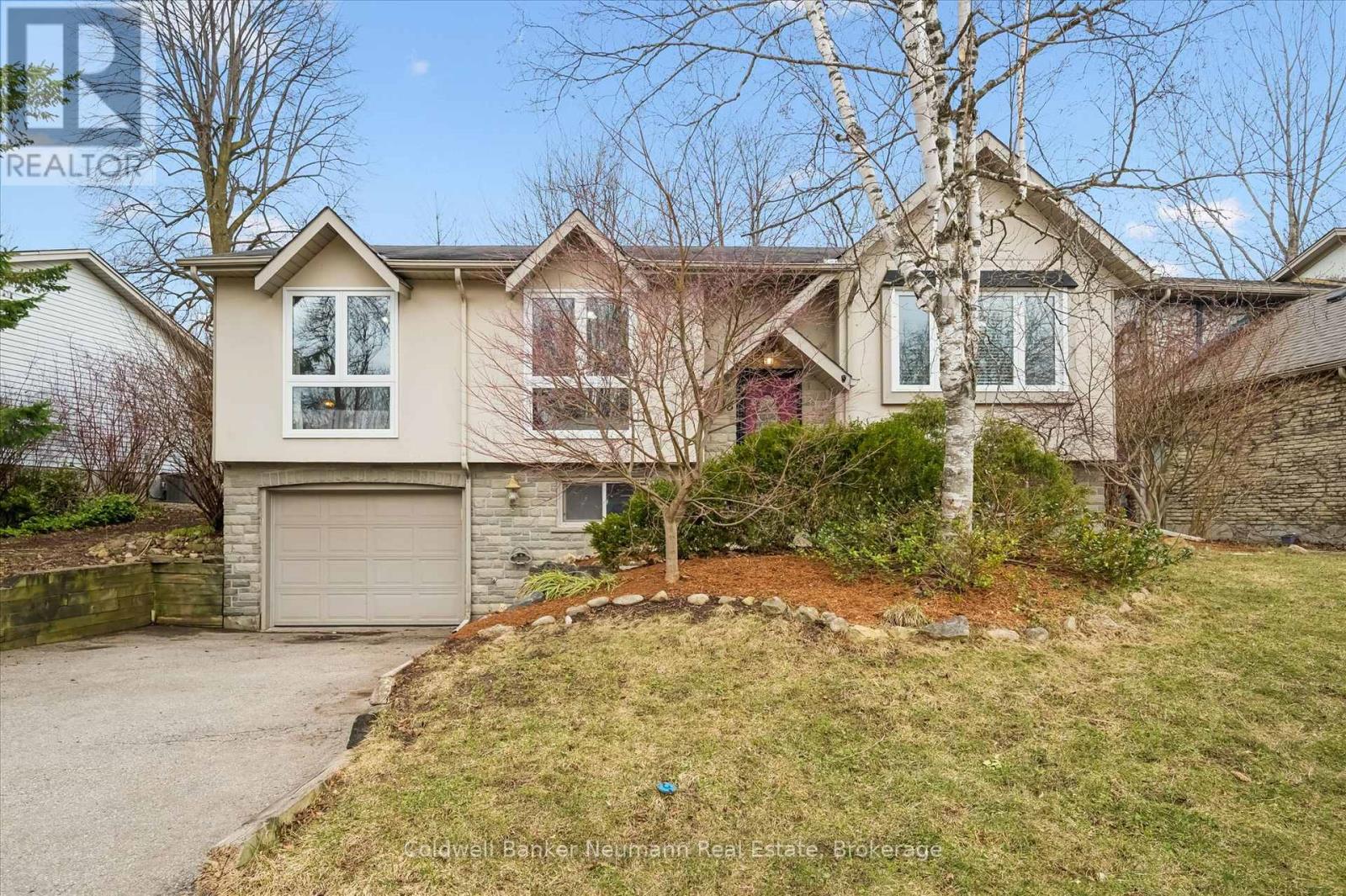 18 Gateway Drive, Guelph (Willow West/sugarbush/west Acres), Ontario  N1H 6W8 - Photo 2 - X12972162