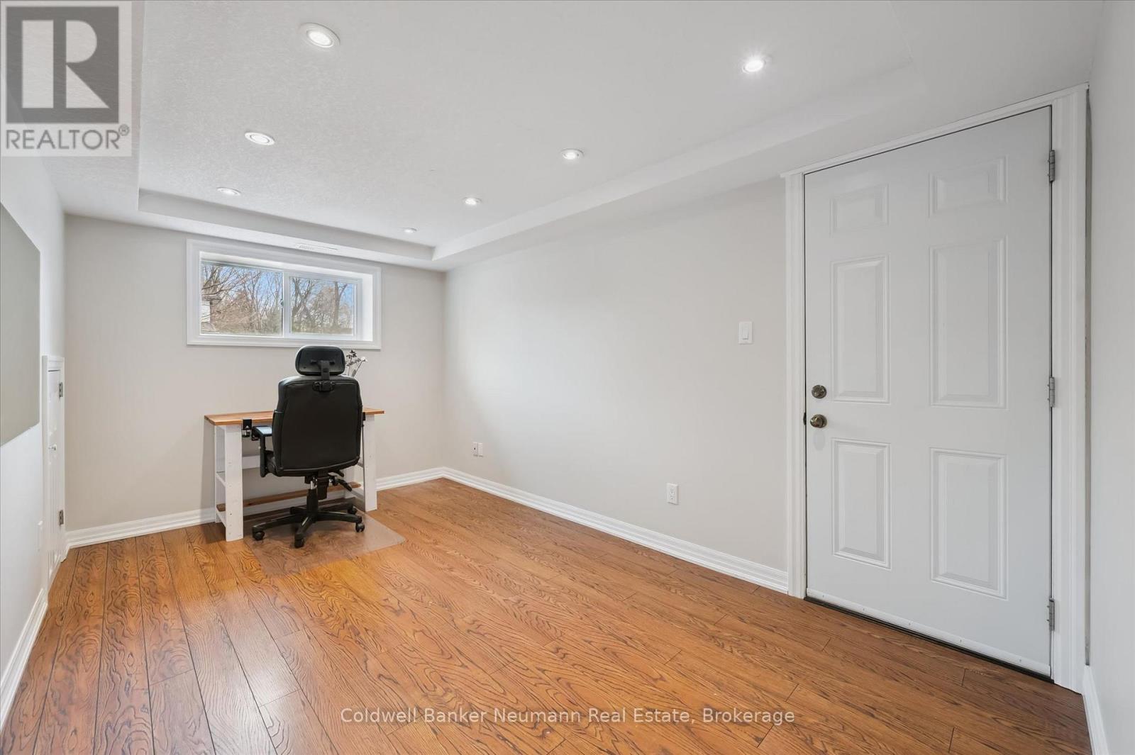 18 Gateway Drive, Guelph (Willow West/sugarbush/west Acres), Ontario  N1H 6W8 - Photo 22 - X12972162