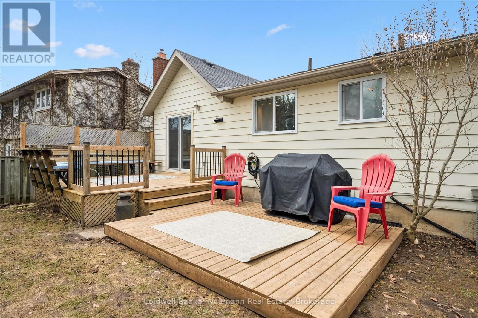 18 Gateway Drive, Guelph (Willow West/sugarbush/west Acres), Ontario  N1H 6W8 - Photo 27 - X12972162