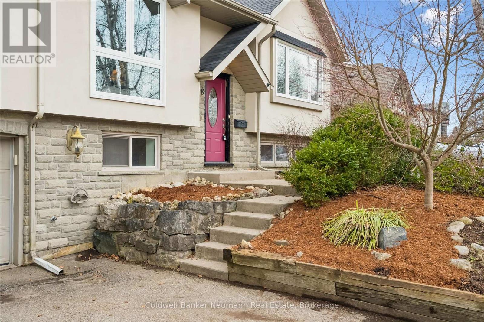 18 Gateway Drive, Guelph (Willow West/sugarbush/west Acres), Ontario  N1H 6W8 - Photo 3 - X12972162