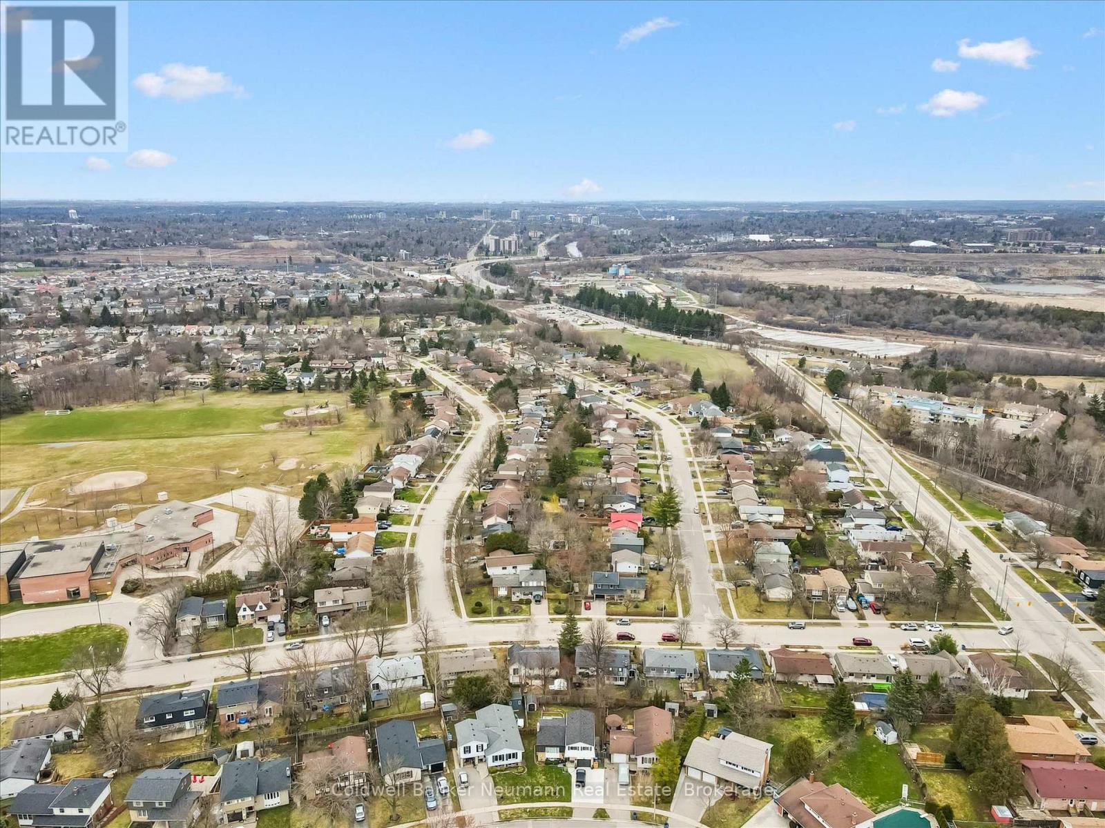 18 Gateway Drive, Guelph (Willow West/sugarbush/west Acres), Ontario  N1H 6W8 - Photo 40 - X12972162