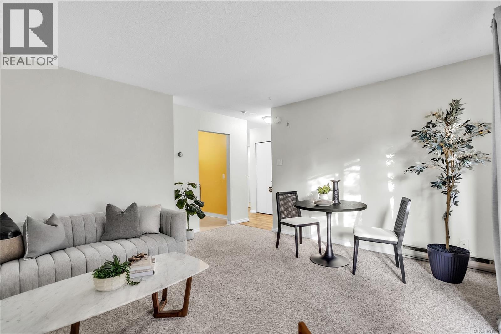 204 1597 Midgard Ave, Saanich, British Columbia