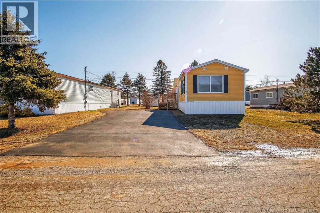 11 Orchard Crescent, Picadilly, New Brunswick  E2D 3X5 - Photo 3 - NB136778