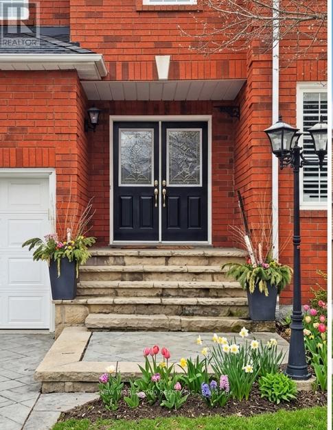 7 Finnegan Place, Whitby, Ontario  L1R 2G2 - Photo 2 - E12971914