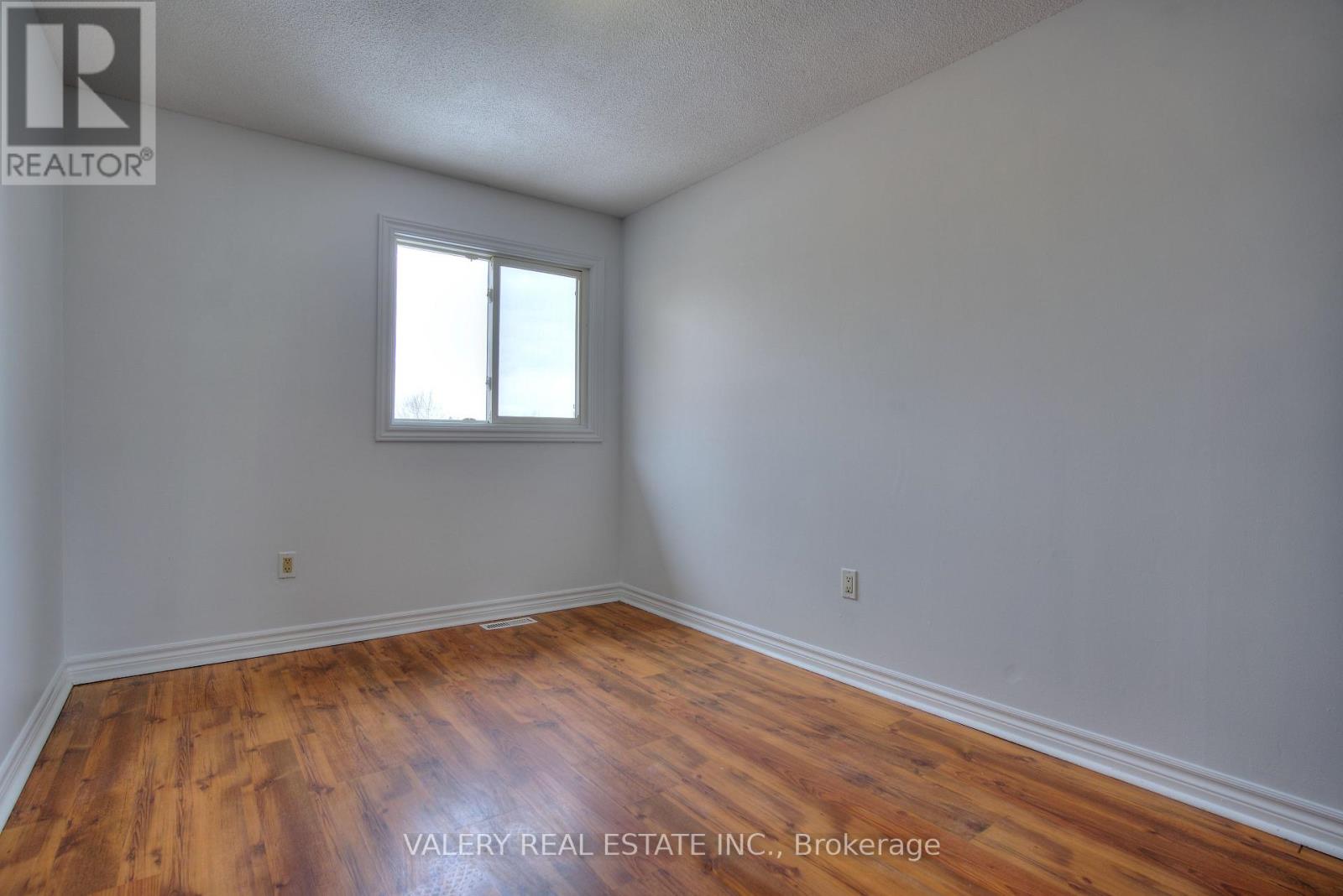 24 Lampman Ln Lane, Barrie, Ontario  L4N 5B1 - Photo 30 - S12971198