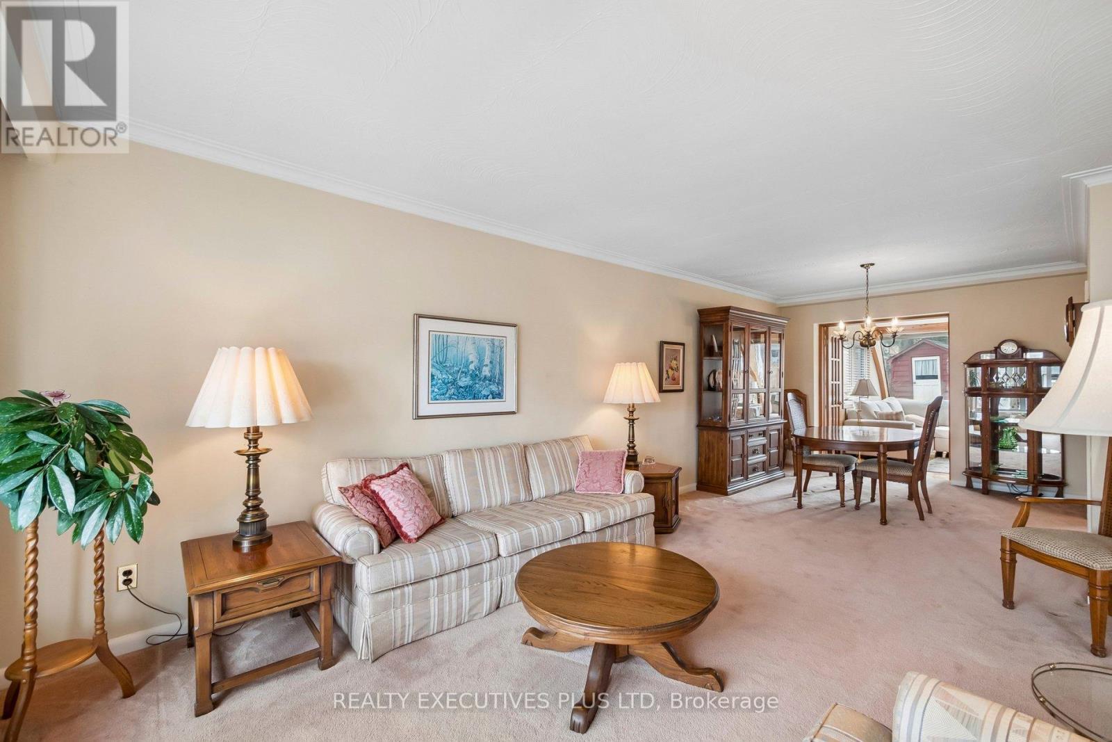 42 Bankfield Drive, Toronto, Ontario  M9V 2P8 - Photo 10 - W12903514