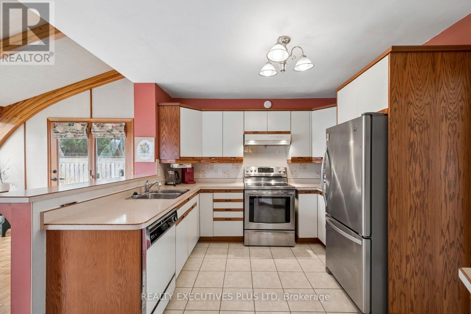 42 Bankfield Drive, Toronto, Ontario  M9V 2P8 - Photo 14 - W12903514