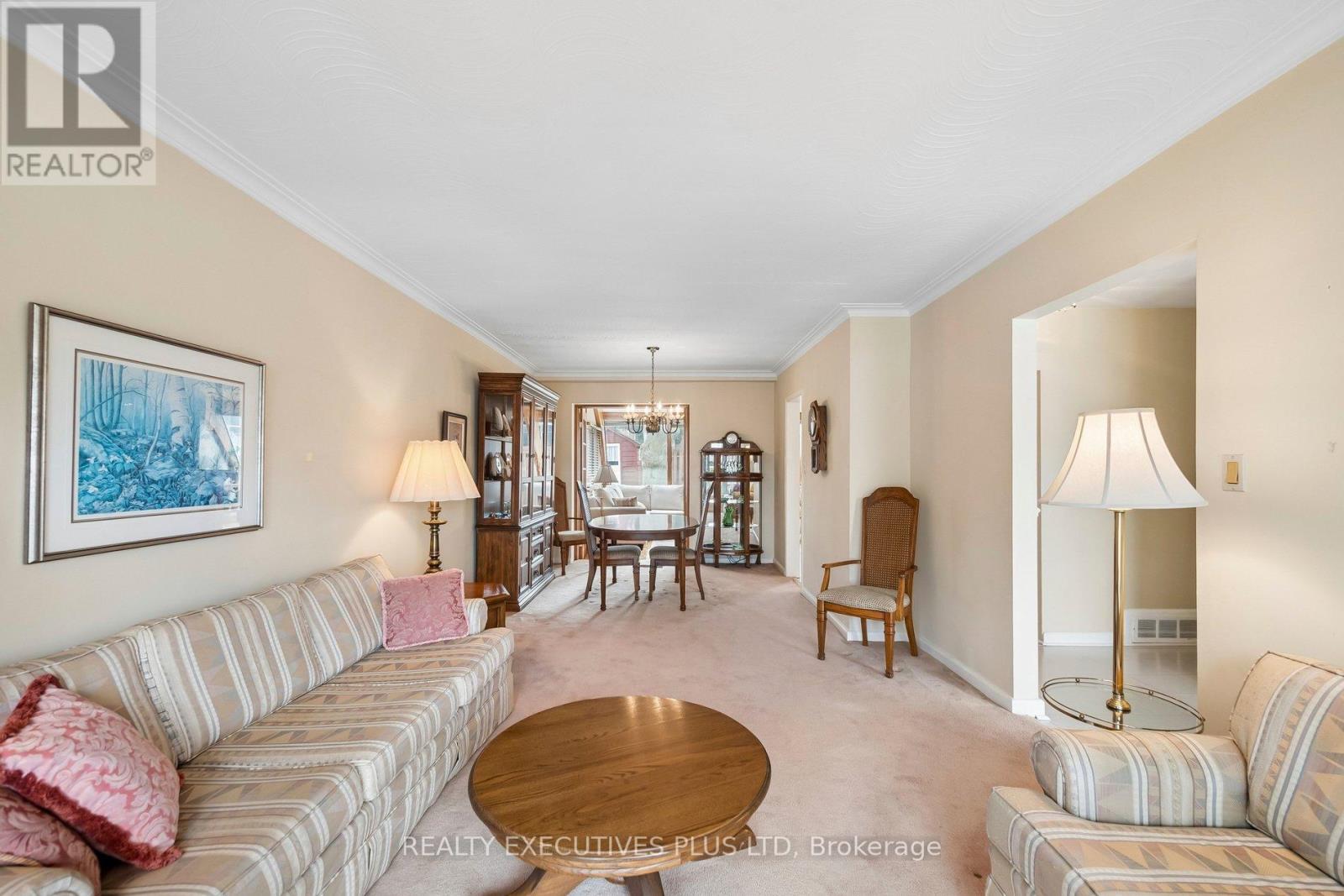 42 Bankfield Drive, Toronto, Ontario  M9V 2P8 - Photo 9 - W12903514