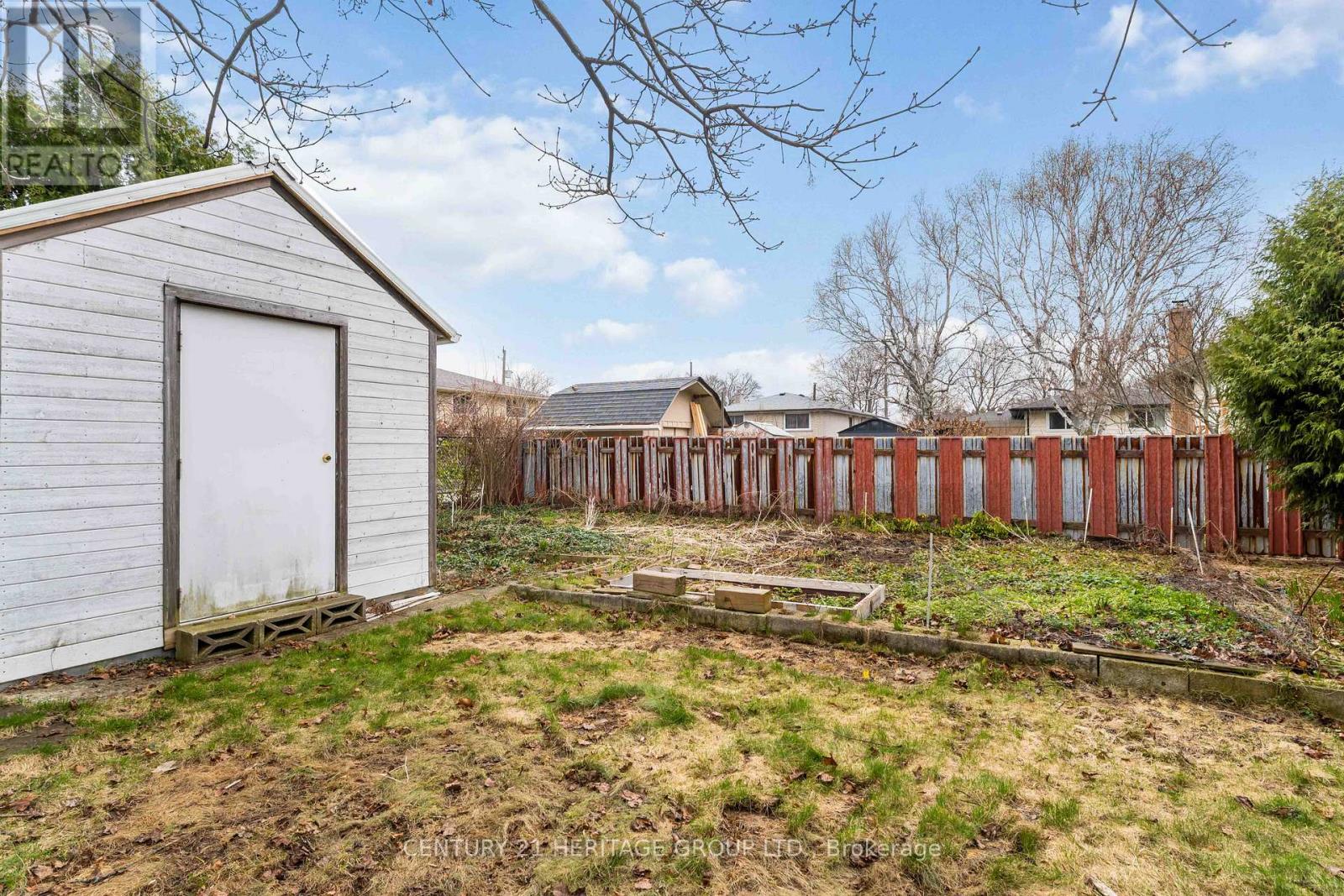 12 Roland Road, Hamilton, Ontario  L9B 1S6 - Photo 24 - X12971158