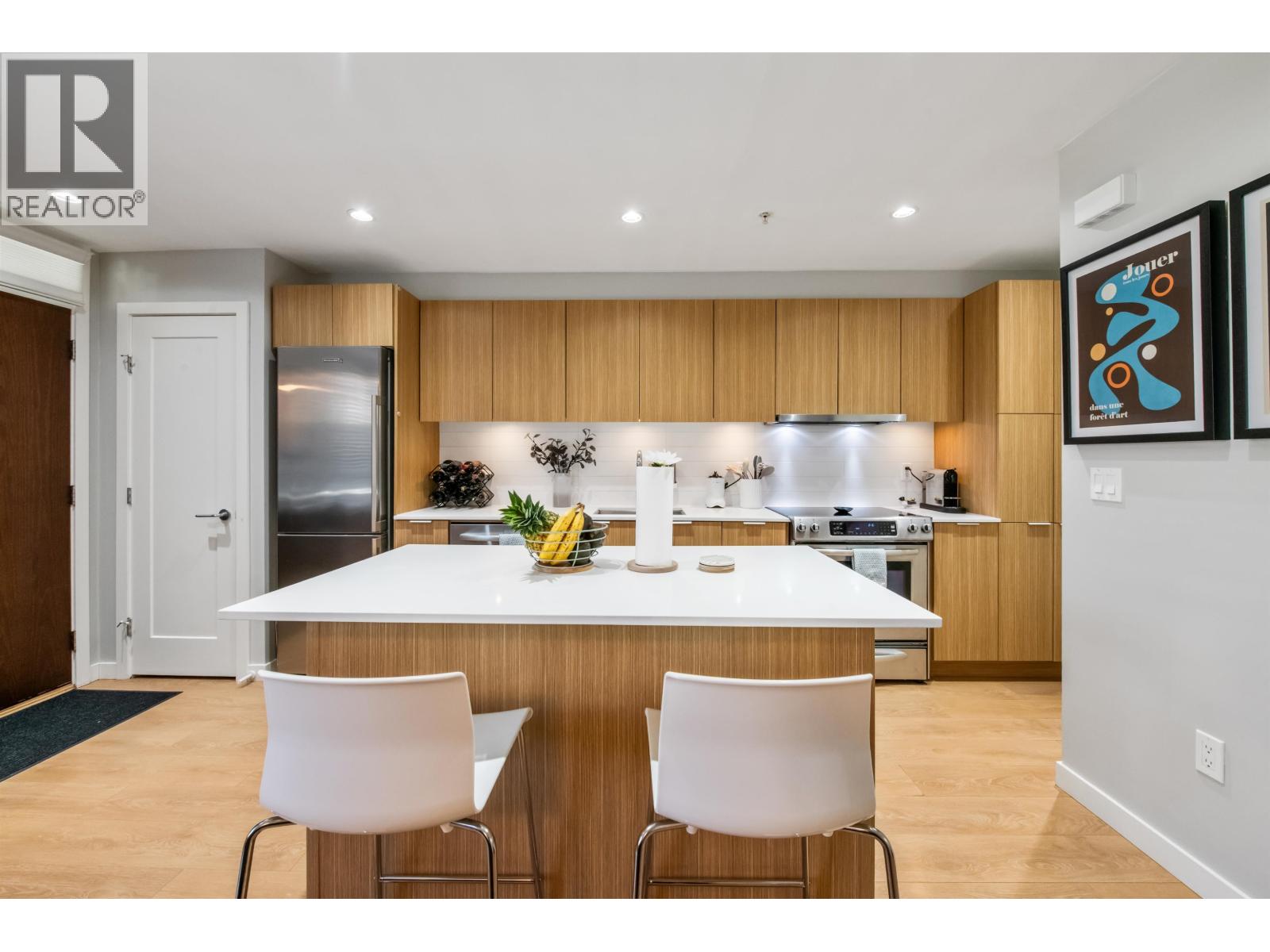 Listing Picture 4 of 21 : 1 3728 THURSTON STREET, Burnaby / 本拿比 - 魯藝地產 Yvonne Lu Group - MLS Medallion Club Member