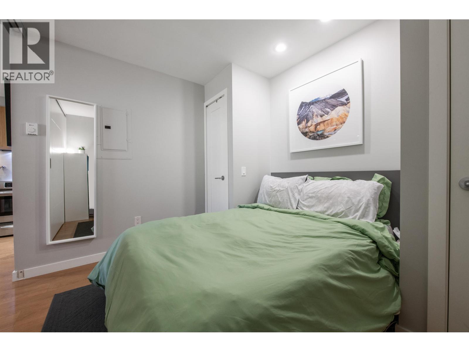 Listing Picture 10 of 21 : 1 3728 THURSTON STREET, Burnaby / 本拿比 - 魯藝地產 Yvonne Lu Group - MLS Medallion Club Member