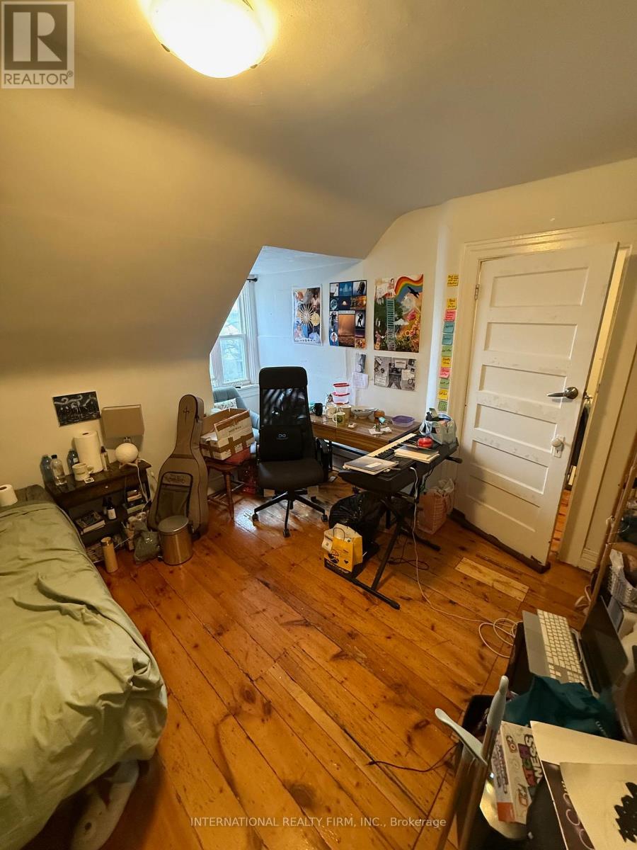 2 - 159 Montrose Avenue, Toronto, Ontario  M6J 2T6 - Photo 5 - C12972004