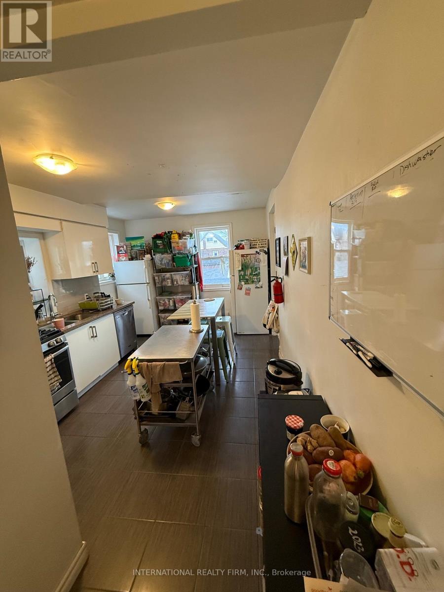 2 - 159 Montrose Avenue, Toronto, Ontario  M6J 2T6 - Photo 7 - C12972004