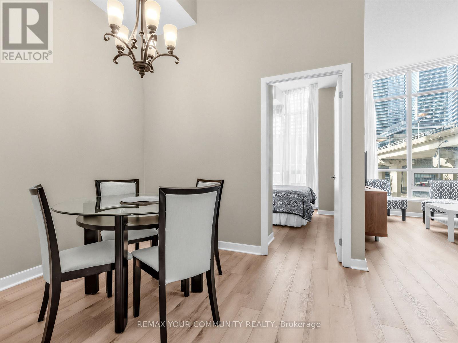 202 - 18 Harbour Street, Toronto, Ontario  M5J 2Z6 - Photo 13 - C12972044