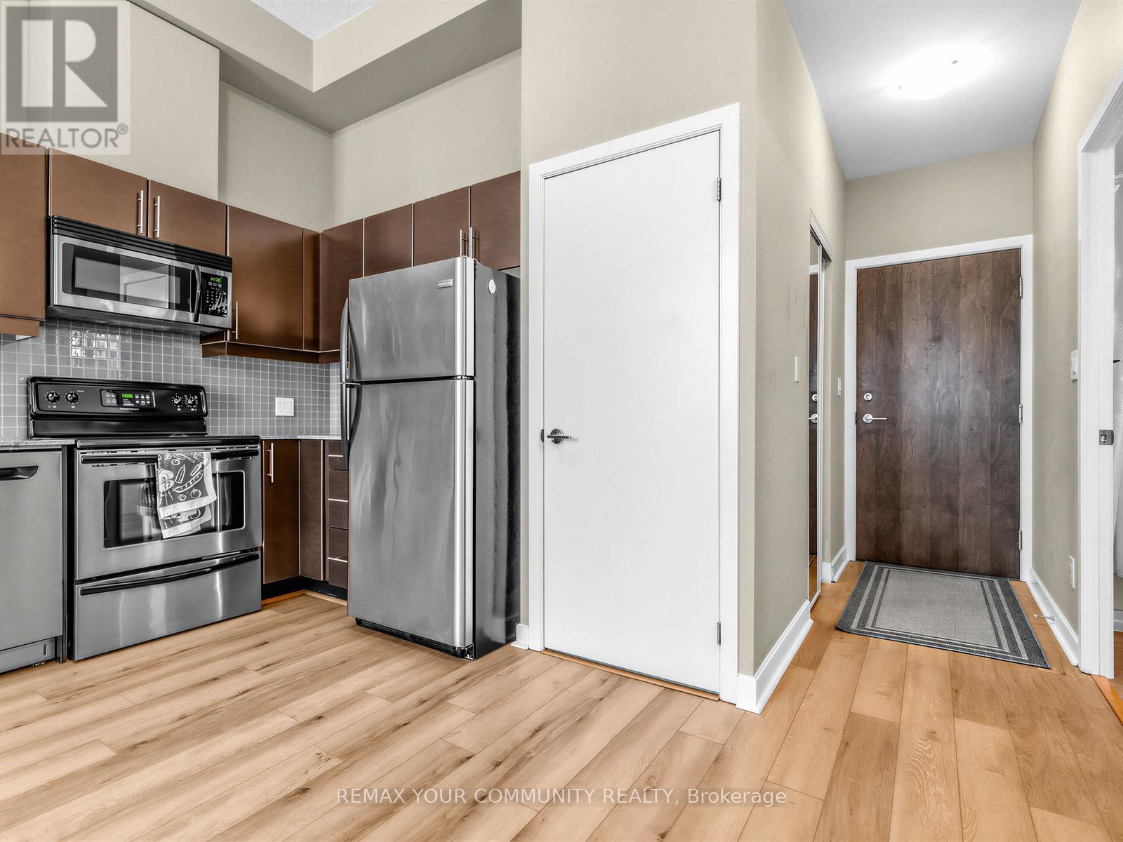 202 - 18 Harbour Street, Toronto, Ontario  M5J 2Z6 - Photo 14 - C12972044