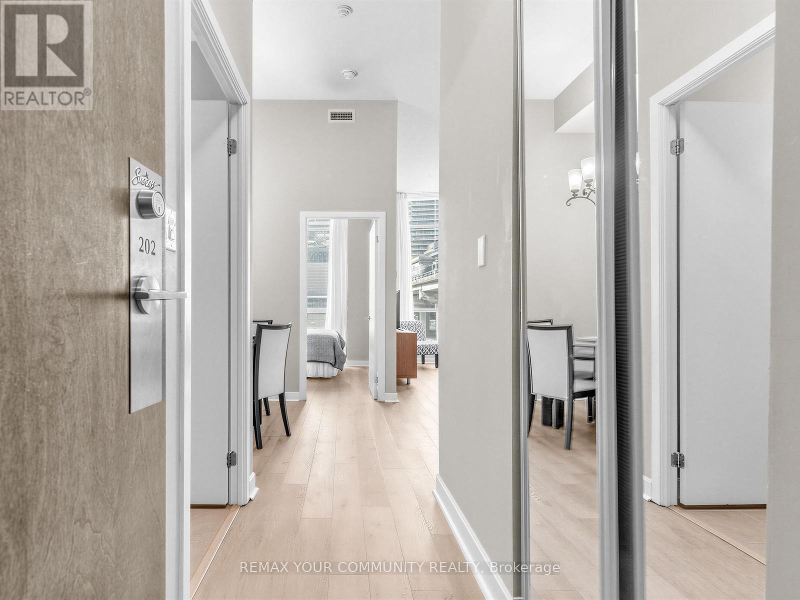 202 - 18 Harbour Street, Toronto, Ontario  M5J 2Z6 - Photo 20 - C12972044