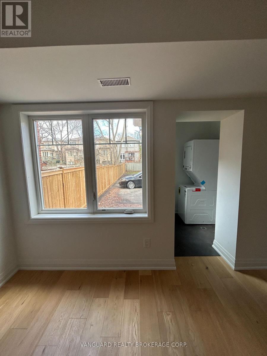 A - 12 Franklin Avenue, Toronto, Ontario  M2N 1B6 - Photo 5 - C12972108