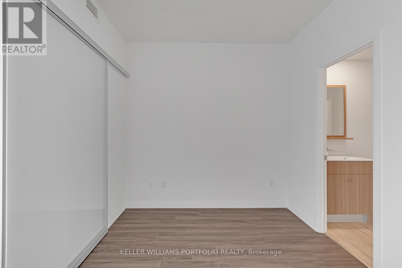 2805 - 75 Canterbury Place, Toronto, Ontario  M2N 0L2 - Photo 13 - C12972112