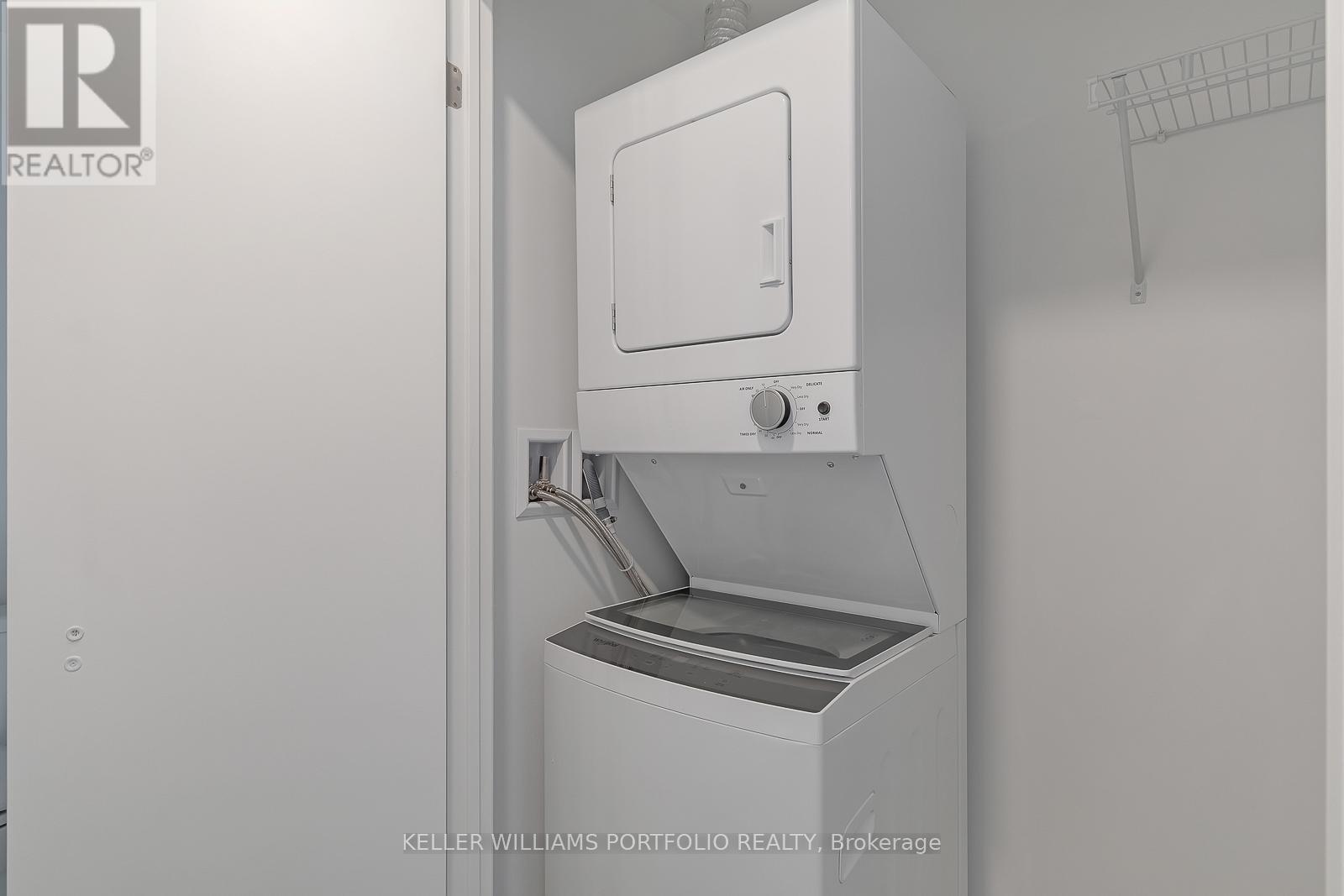 2805 - 75 Canterbury Place, Toronto, Ontario  M2N 0L2 - Photo 18 - C12972112