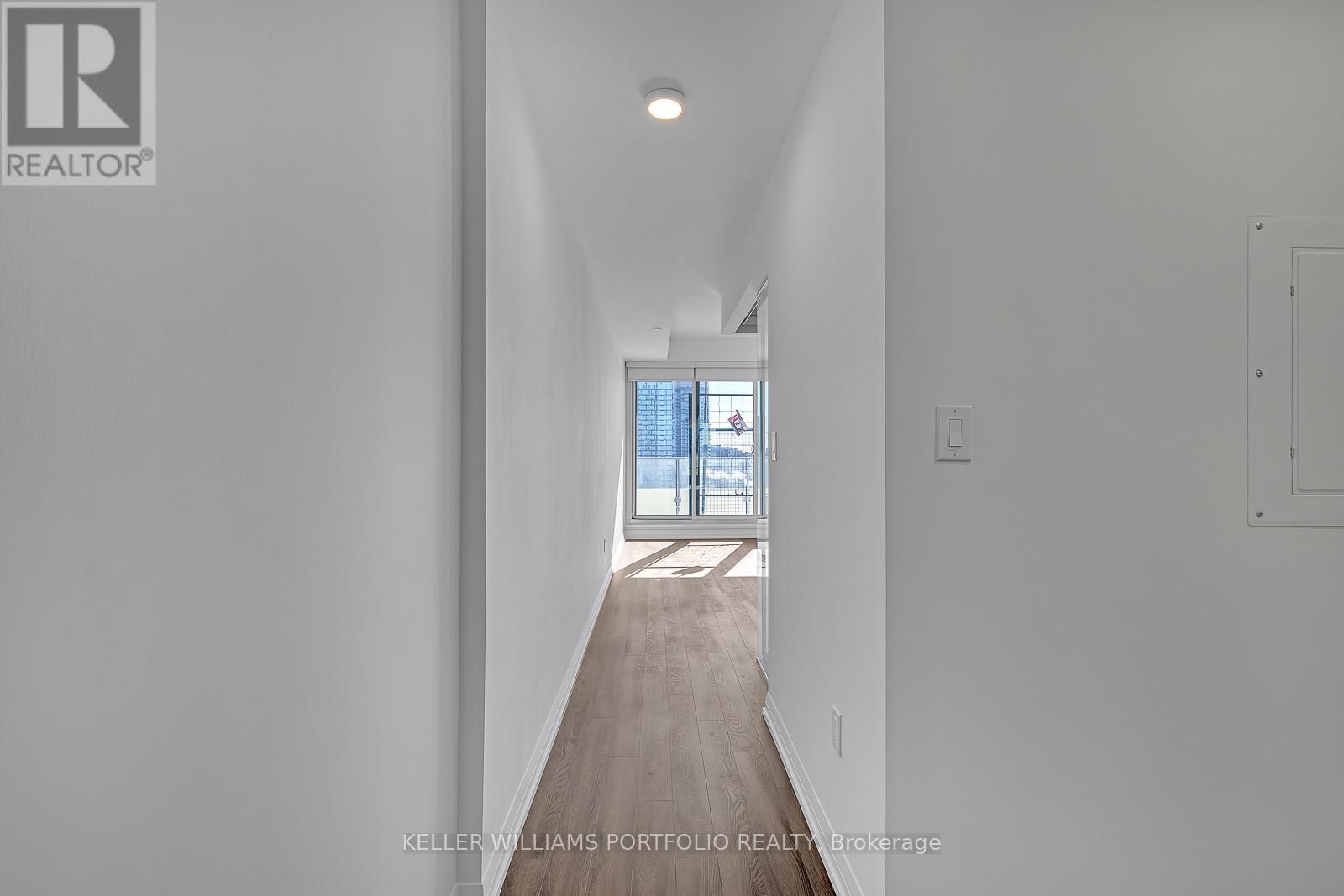 2805 - 75 Canterbury Place, Toronto, Ontario  M2N 0L2 - Photo 2 - C12972112