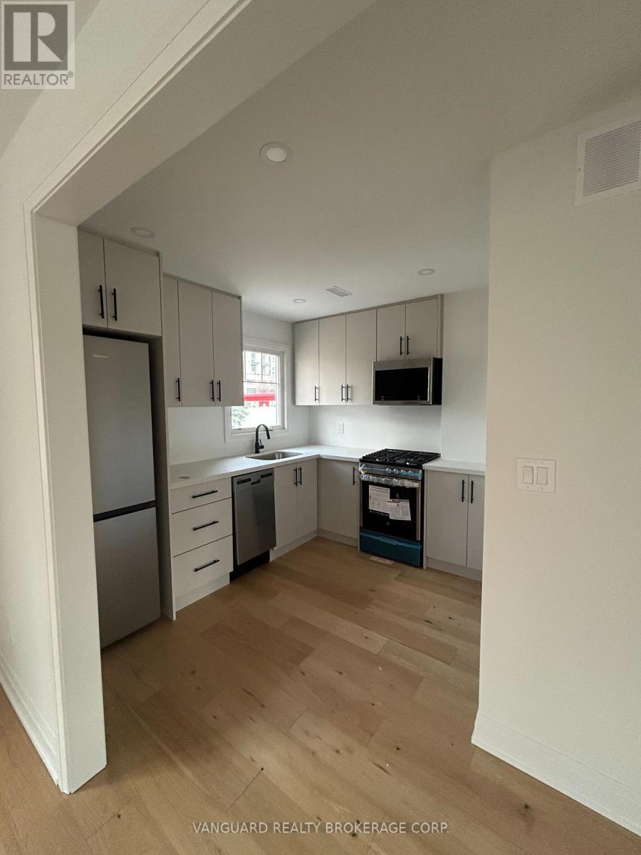 B - 12 Franklin Avenue, Toronto, Ontario  M2N 1B6 - Photo 2 - C12972116