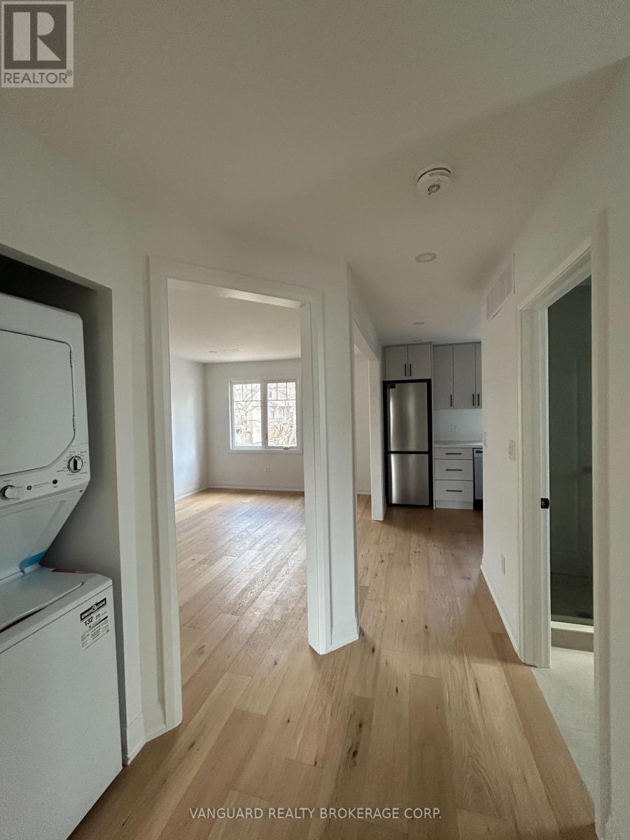 B - 12 Franklin Avenue, Toronto, Ontario  M2N 1B6 - Photo 3 - C12972116