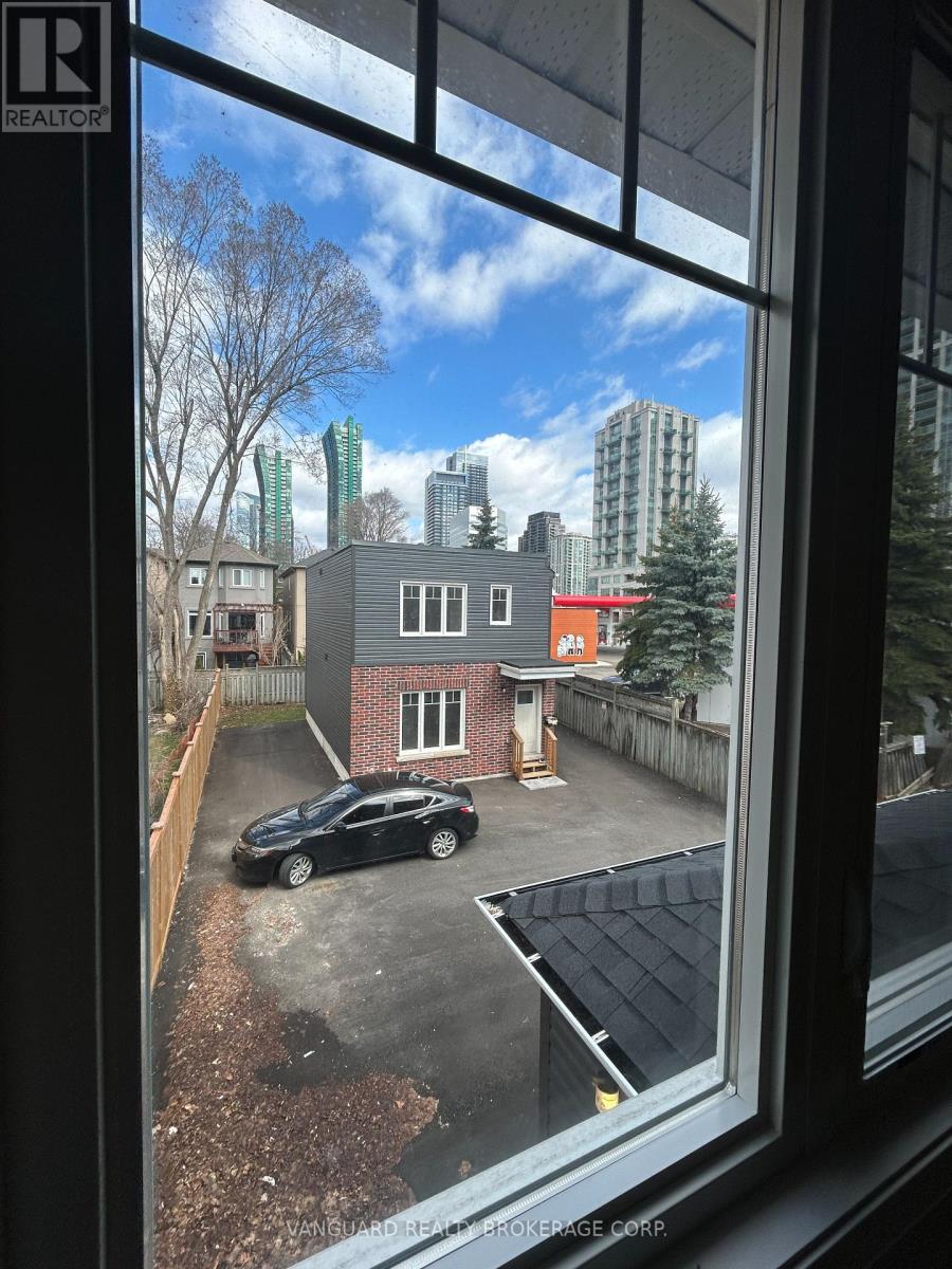 B - 12 Franklin Avenue, Toronto, Ontario  M2N 1B6 - Photo 6 - C12972116