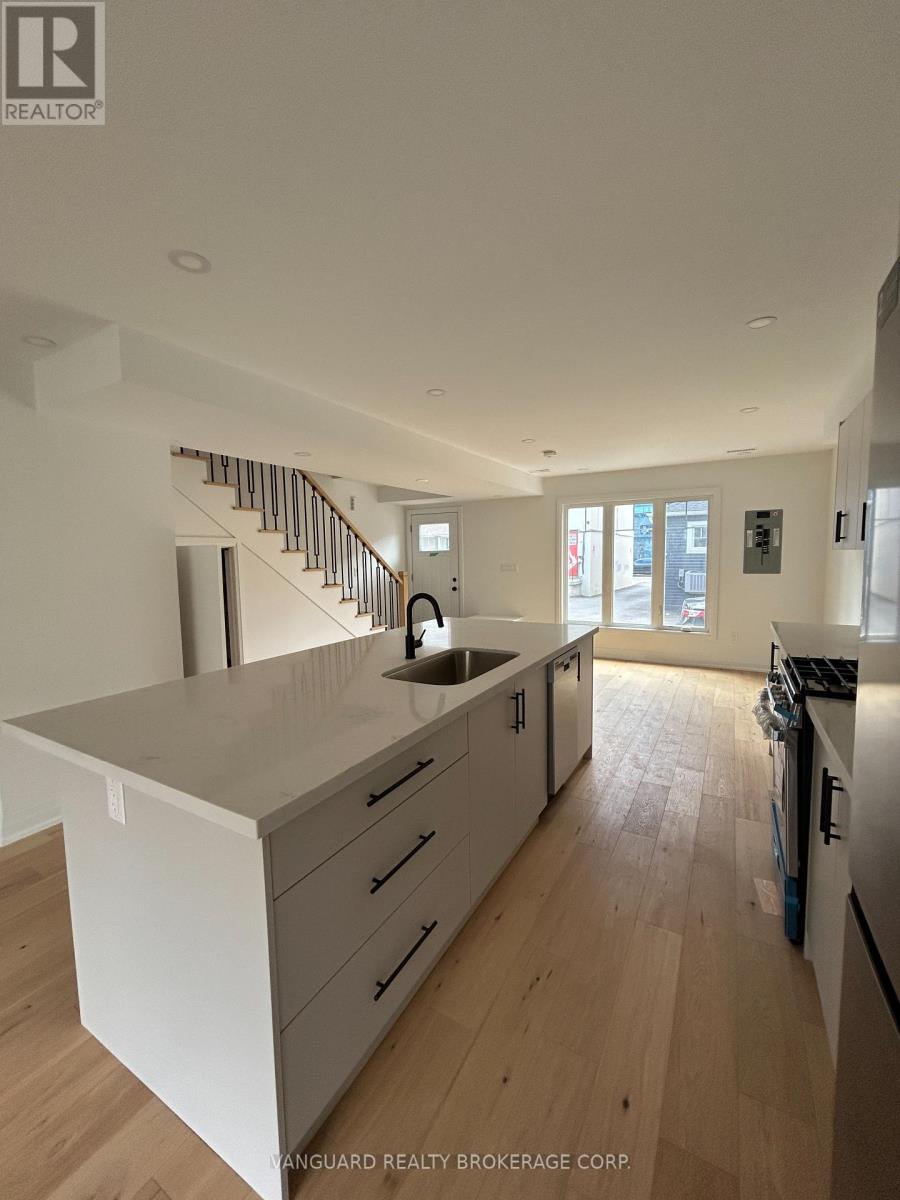 D - 12 Franklin Avenue, Toronto, Ontario  M2N 1B6 - Photo 3 - C12972120