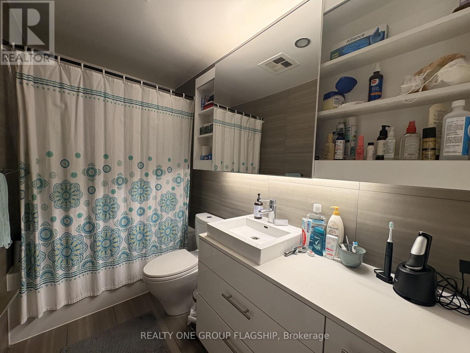 409 - 32 Trolley Crescent, Toronto, Ontario  M5A 0E8 - Photo 4 - C12972126