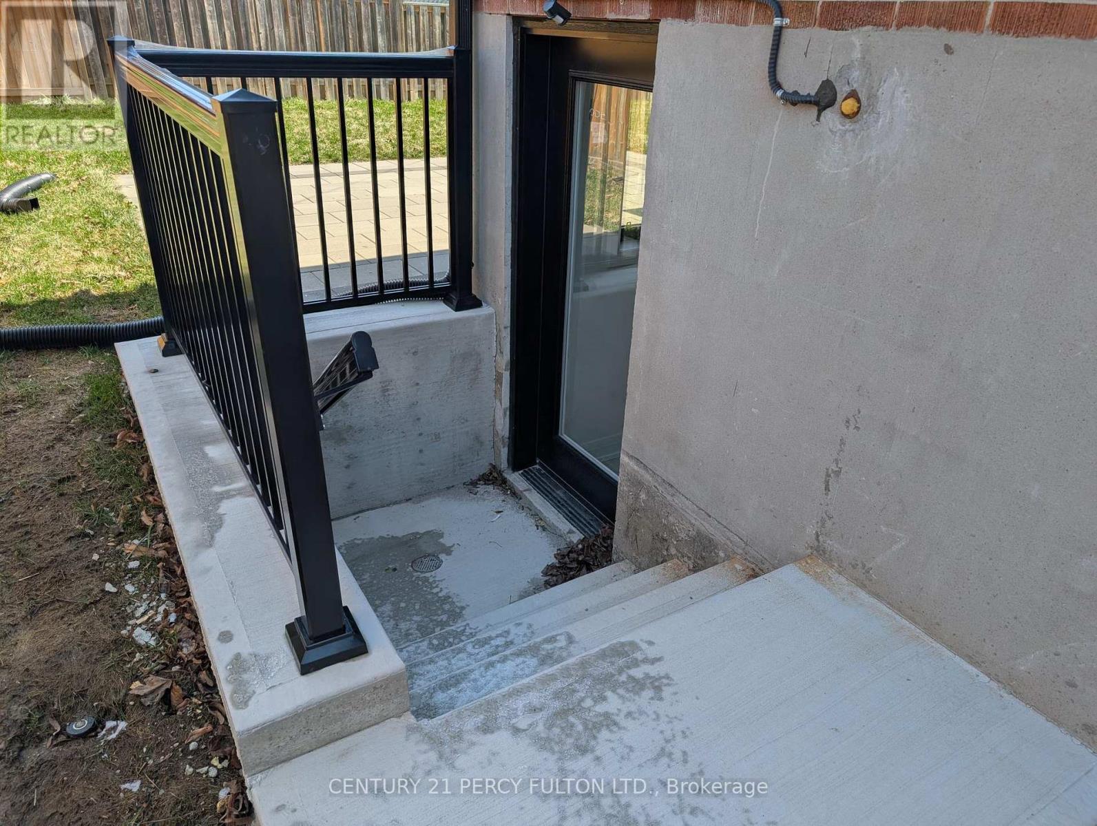 171 Sloane Avenue, Toronto, Ontario  M4A 2C2 - Photo 2 - C12972144