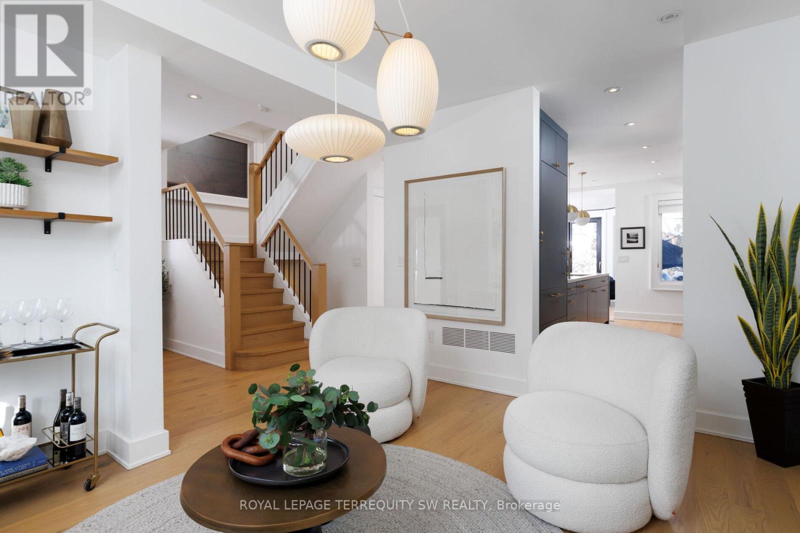 96 Summerhill Avenue, Toronto, Ontario  M4T 1B2 - Photo 8 - C12972212