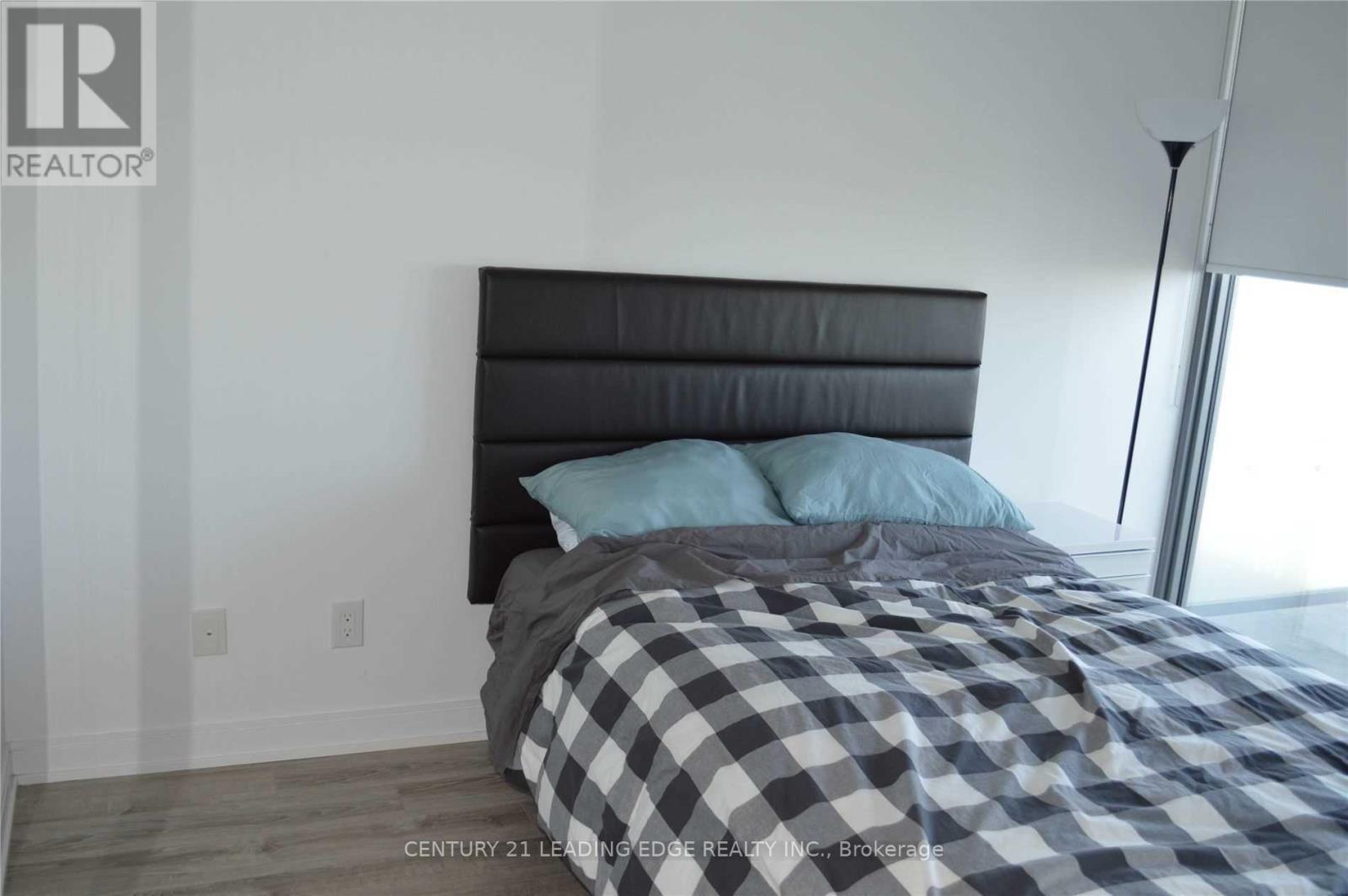 2401 - 50 Charles Street E, Toronto, Ontario  M4Y 0C3 - Photo 14 - C12972220