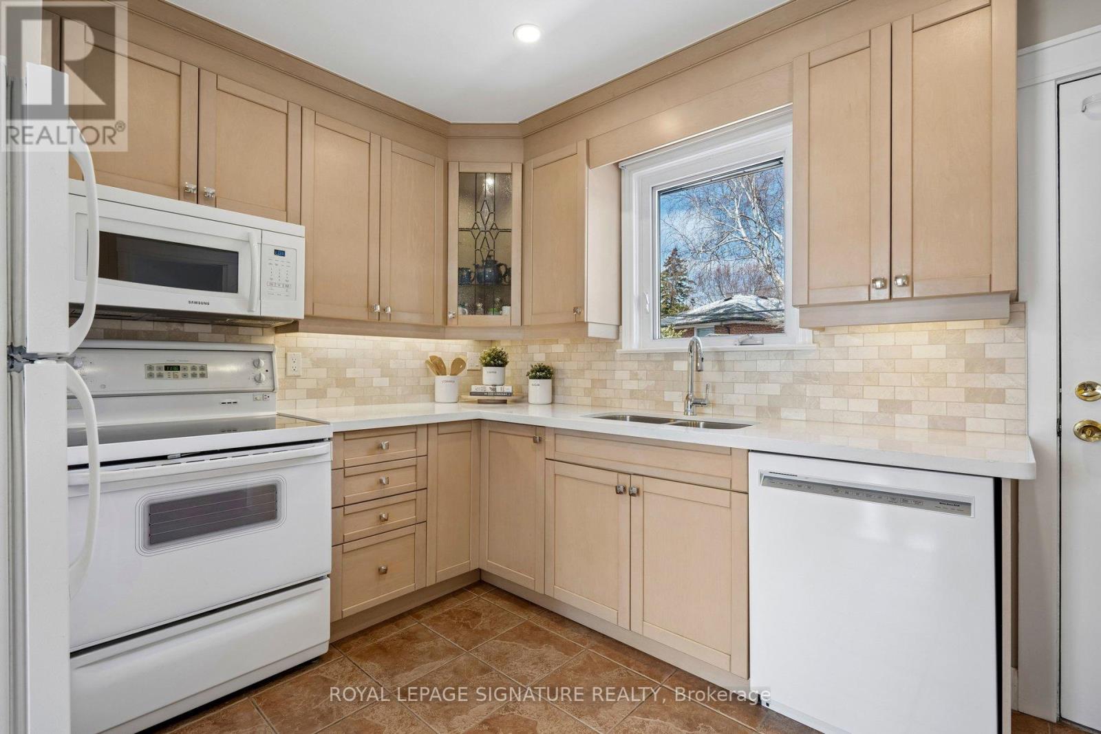 90 Woodgarden Crescent, Toronto, Ontario  M1E 3K2 - Photo 11 - E12971936