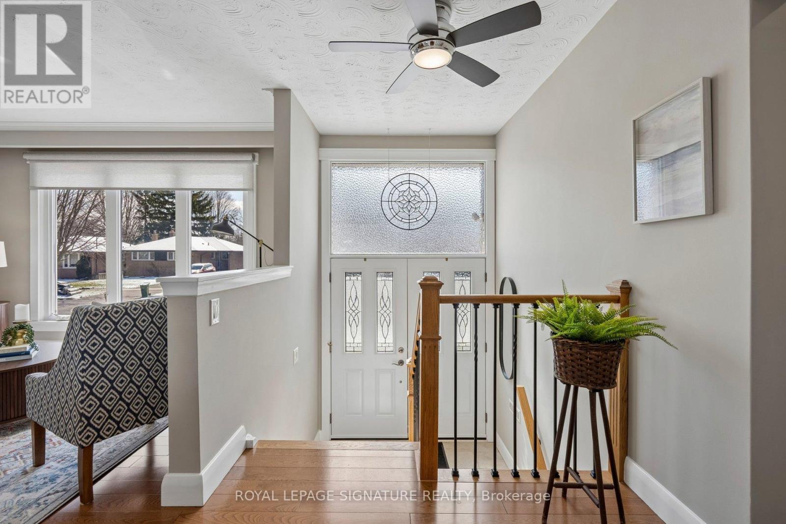 90 Woodgarden Crescent, Toronto, Ontario  M1E 3K2 - Photo 2 - E12971936