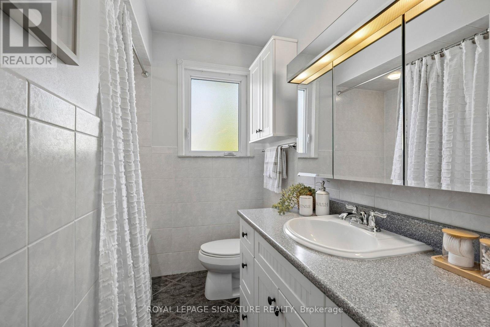 90 Woodgarden Crescent, Toronto, Ontario  M1E 3K2 - Photo 21 - E12971936