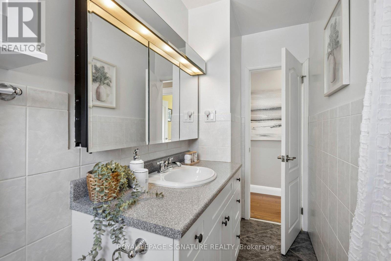 90 Woodgarden Crescent, Toronto, Ontario  M1E 3K2 - Photo 22 - E12971936