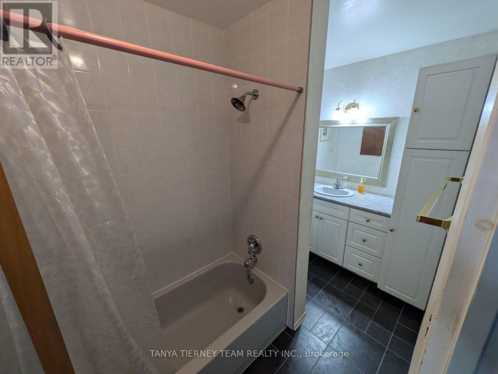 1864 Manning Road, Whitby, Ontario  L1N 3M3 - Photo 13 - E12971948